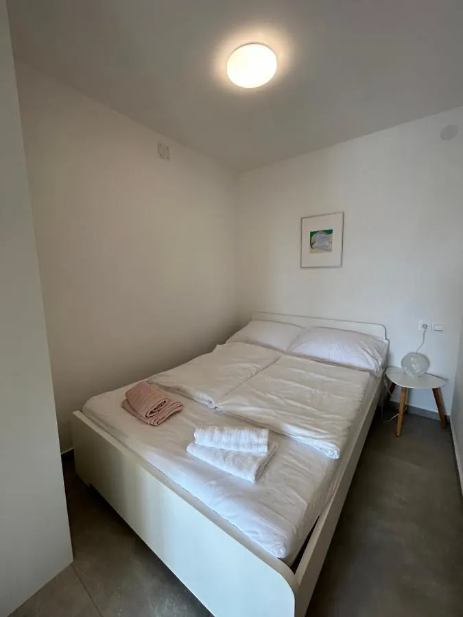 자다르 Luni 아파트